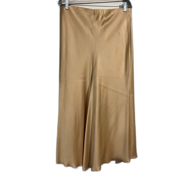 Clips New Champange Gold Slip Skirt Made in Italy  Waist=17"+ , silky stretchy - Picture 3 of 7